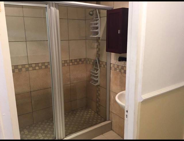 2 BEDROOM FLAT TO LET IN NEWSEL BEACH